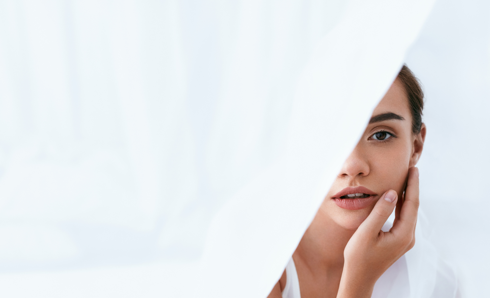 HOW OUR LIFESTYLE HABITS AFFECT OUR SKIN